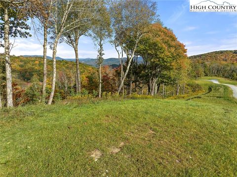 Photo of Lot 15 Banner Glade Trail, Banner Elk, NC 28604 (MLS # 260567)