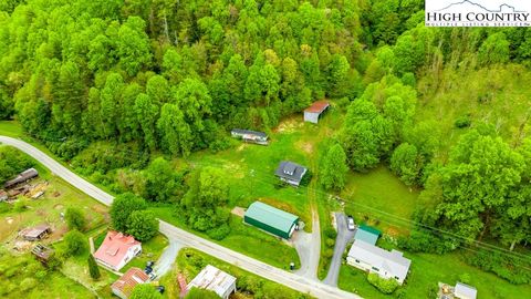 Photo of 1099/1101 Laurel Branch Road, Vilas, NC 28692 (MLS # 236758)