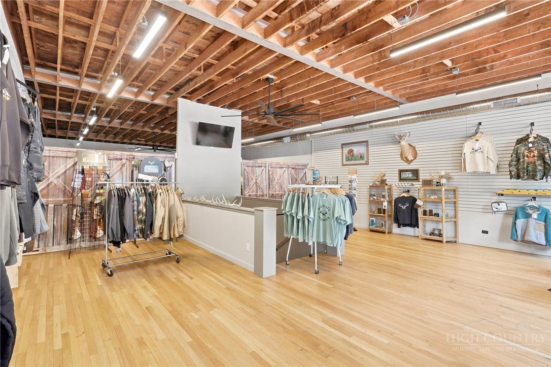 713 W King Street