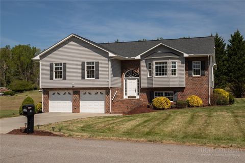 Photo of 164 Mahogany Court, Wilkesboro, NC 28697 (MLS # 261231)