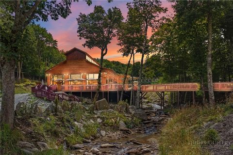 Photo of 1001 Beech Mountain Parkway Pkwy, Beech Mountain, NC 28604 (MLS # 261234)
