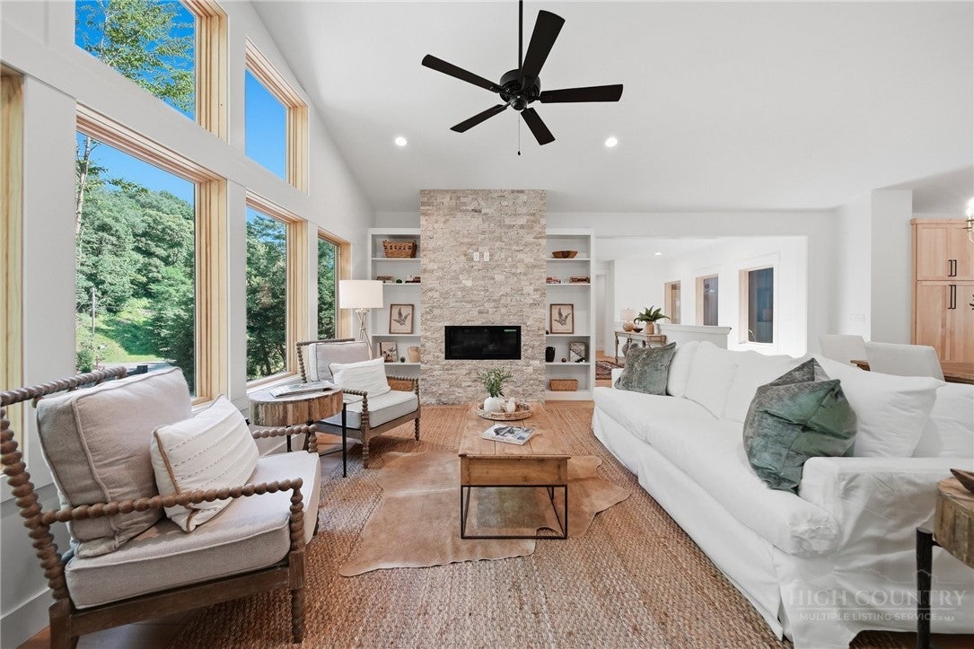 133 East Cielo Road