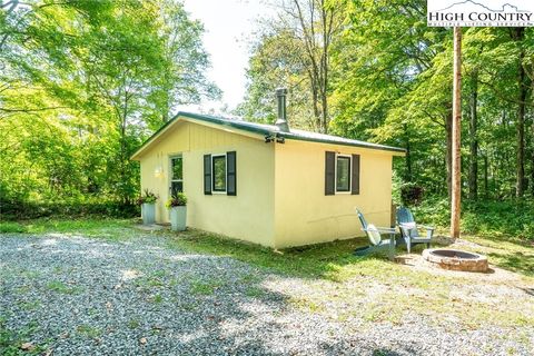 Photo of 2777 Hickory Nut Gap Road, Newland, NC 28657 (MLS # 256906) Photo of 2777 Hickory Nut Gap Road, Newland, NC 28657 (MLS # 256906)