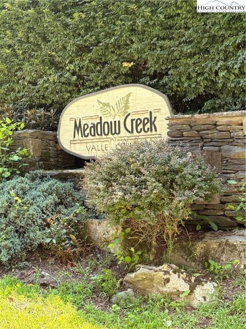 Photo of Lot 15 Larkspur Trail, Banner Elk, NC 28604 (MLS # 257075)