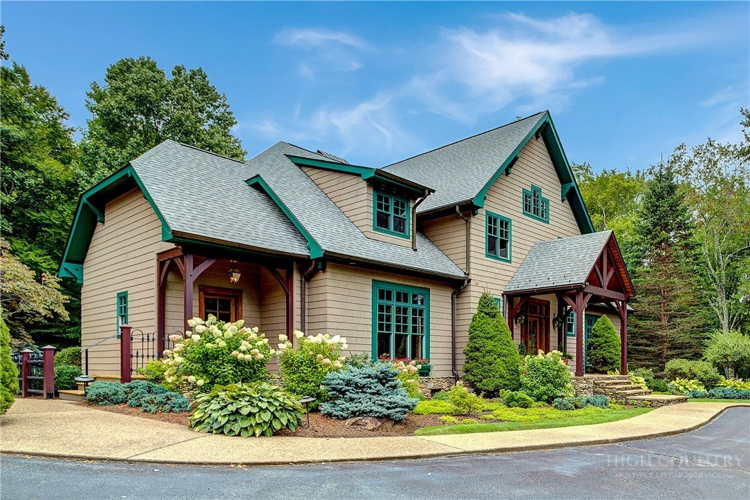201 Grandwood Lane