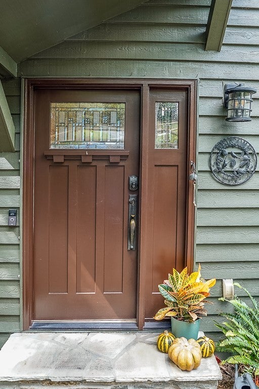 594 Green Hill Woods