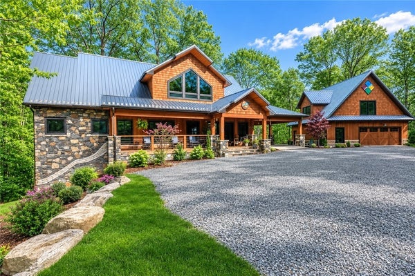597 AUBORN TRIVETTE RD, SUGAR GROVE, NC 28679 - Image 62685f5d64f62b7e6719aafdf9366a9a/1128047615