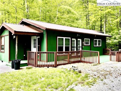 Photo of 30 Sourwood Knoll, Newland, NC 28646 (MLS # 255483)