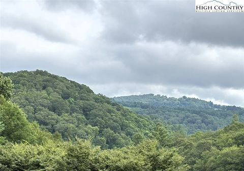 Photo of 00 Laurel Chase Drive, Blowing Rock, NC 28605 (MLS # 257271)
