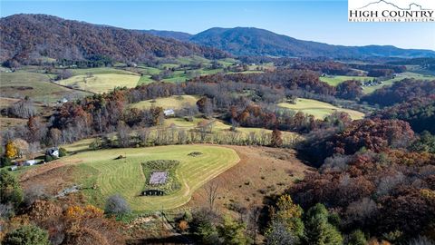 Photo of 516 Cherrywood Lane, Independence, VA 24348 (MLS # 252941)