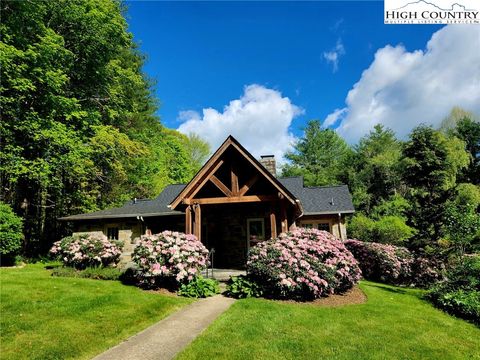 Photo of 472/474 Rivers Edge Drive, Boone, NC 28607 (MLS # 253308)