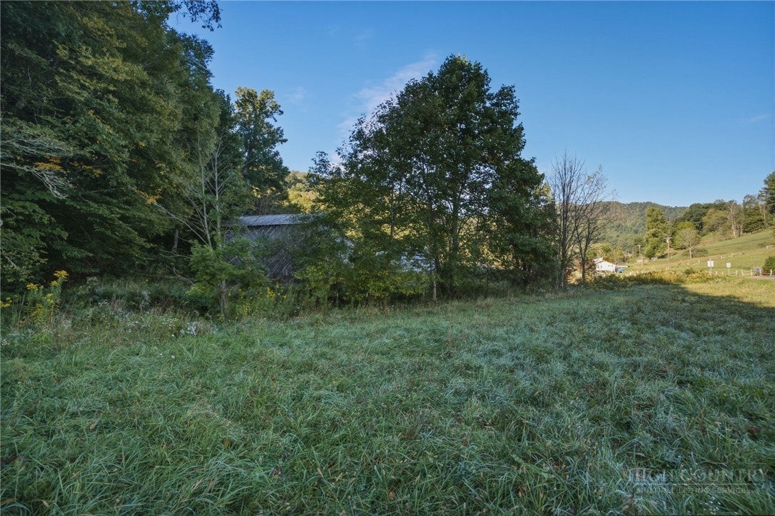 1248 Mabel School Road