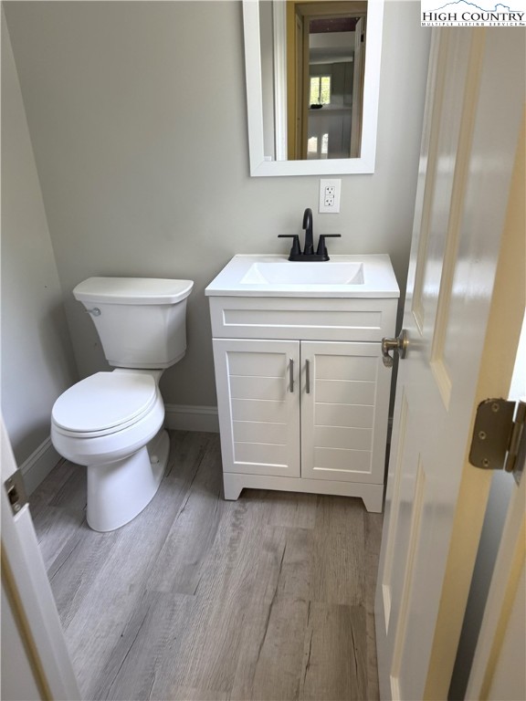 Boone, North Carolina 28607, United States, 4 Bedrooms Bedrooms, ,5 BathroomsBathrooms,Residential,Active,245525