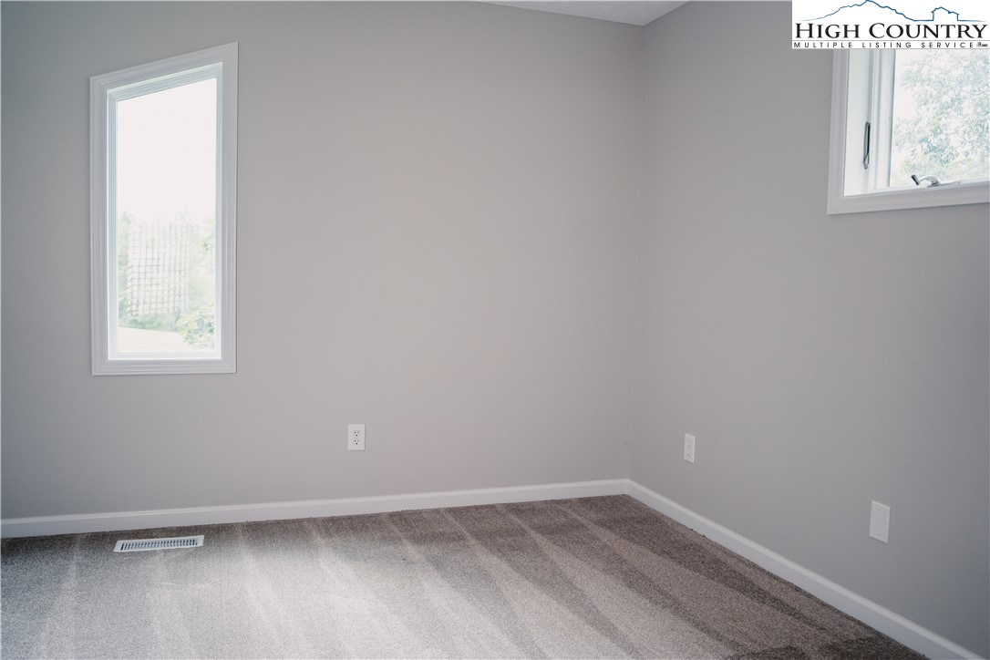 Boone, North Carolina 28607, United States, 4 Bedrooms Bedrooms, ,5 BathroomsBathrooms,Residential,Active,245525