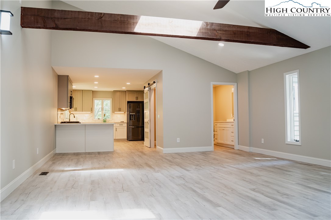 Boone, North Carolina 28607, United States, 4 Bedrooms Bedrooms, ,5 BathroomsBathrooms,Residential,Active,245525