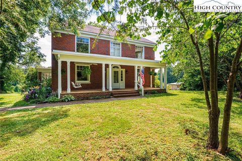 Photo of 1230 SW Norwood Street, Lenoir, NC 28645 (MLS # 257313)