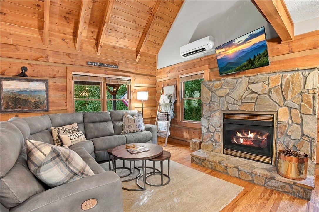 200 Apple Ridge Lane