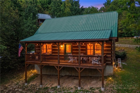 Photo of 200 Apple Ridge Lane, Blowing Rock, NC 28605 (MLS # 264299)