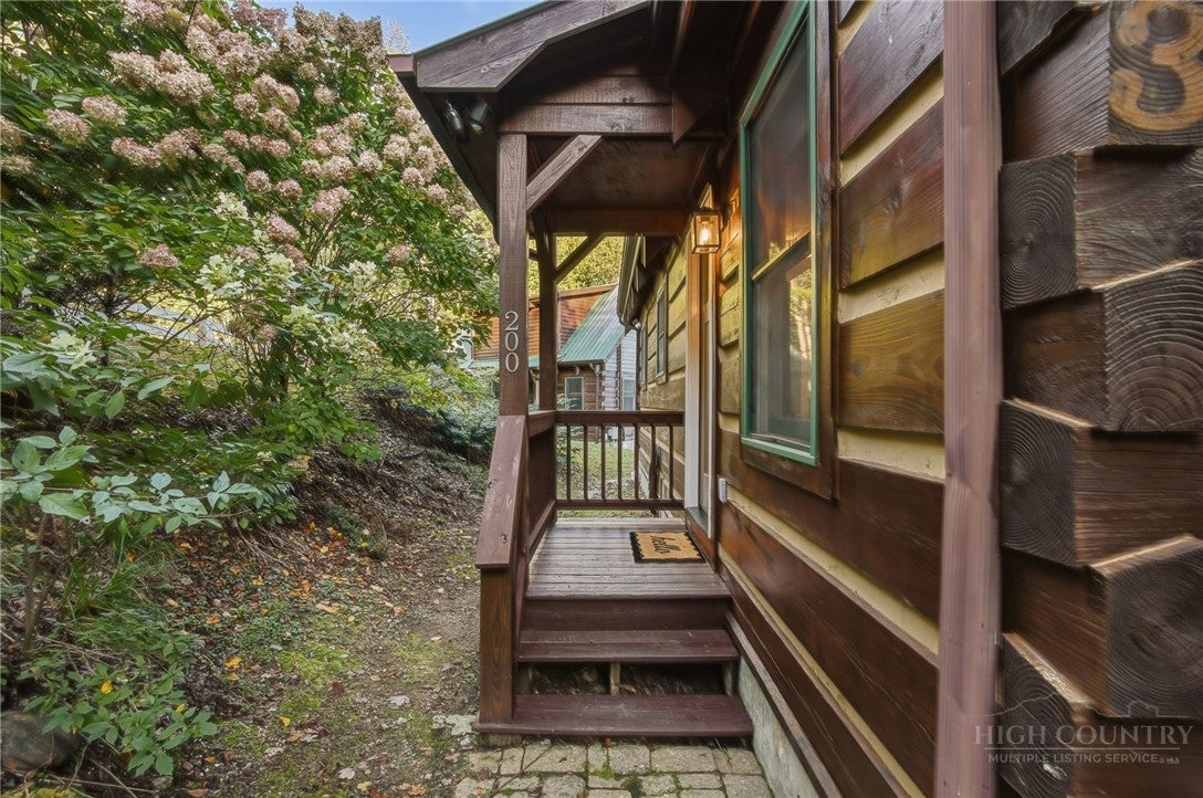 200 Apple Ridge Lane