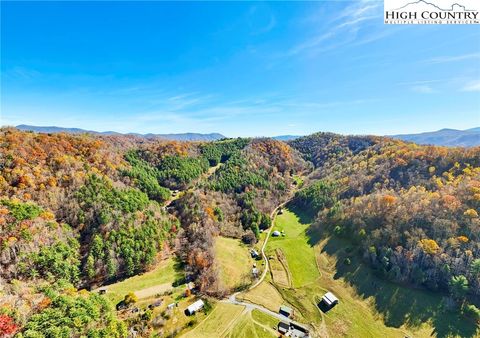 Photo of 226 Loves Knob Road, Sugar Grove, NC 28679 (MLS # 259421)