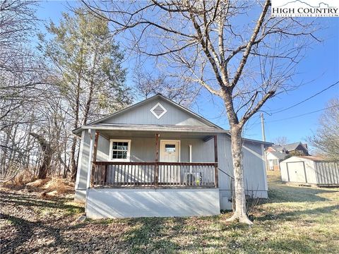 Photo of 1101 Old US 421 Road, Wilkesboro, NC 28697 (MLS # 260258)