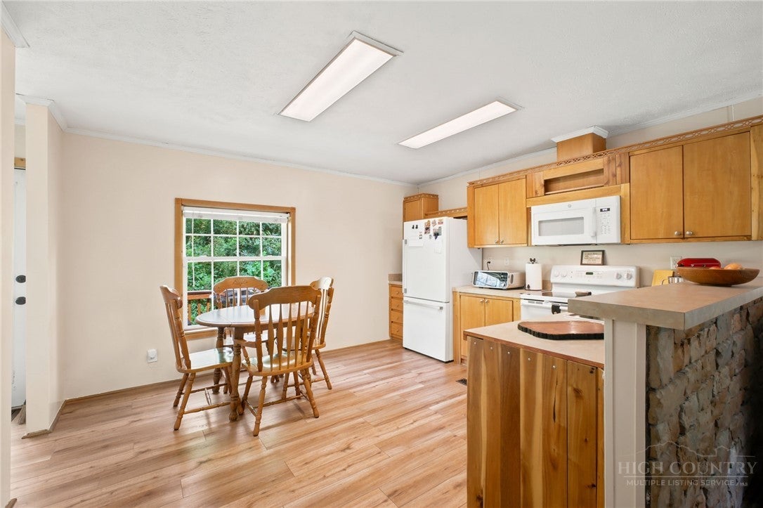 8807 NC Hwy 194 N