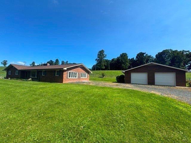 427 J E Gentry Road