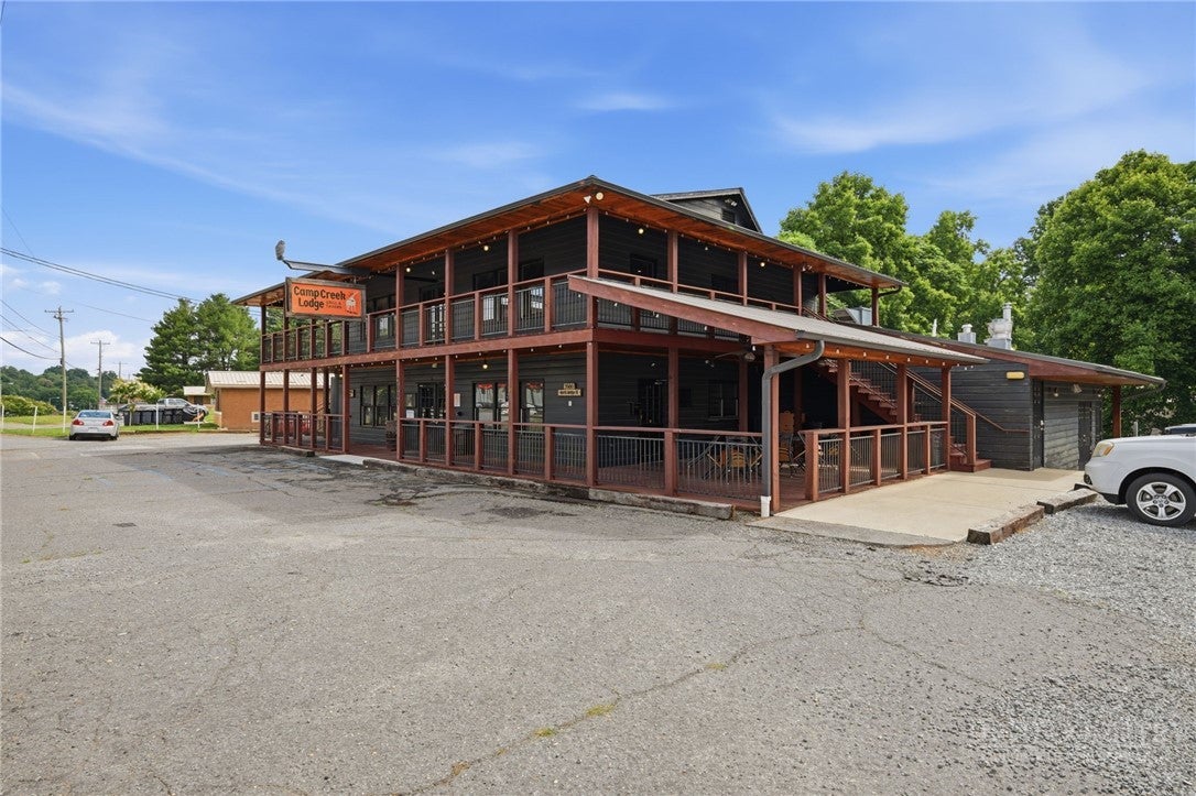 2000 N Bridge Street