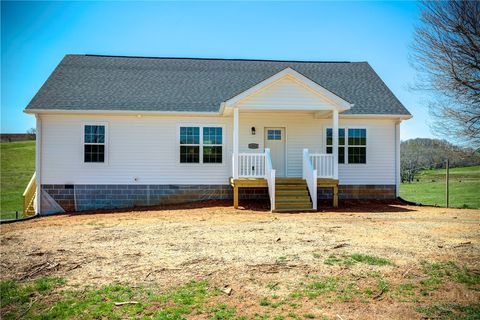 Photo of 1052 Halsey Knob Road, Sparta, NC 28675 (MLS # 261171)