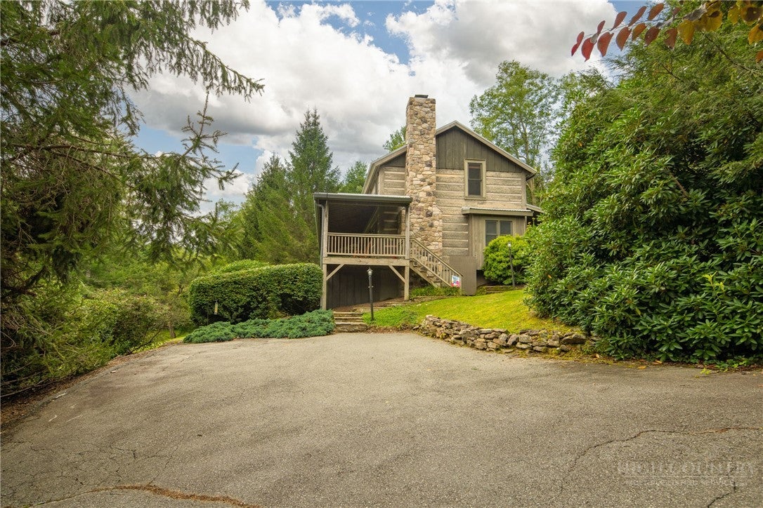276 E Rivers Edge