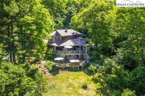 Photo of 745 Grassy Creek Ln Lane, Boone, NC 28607 (MLS # 250217)