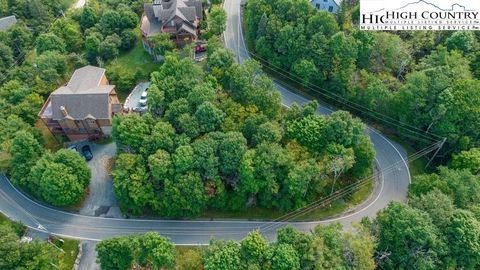 Photo of #303 N Pinnacle Ridge Road, Beech Mountain, NC 28604 (MLS # 234605)