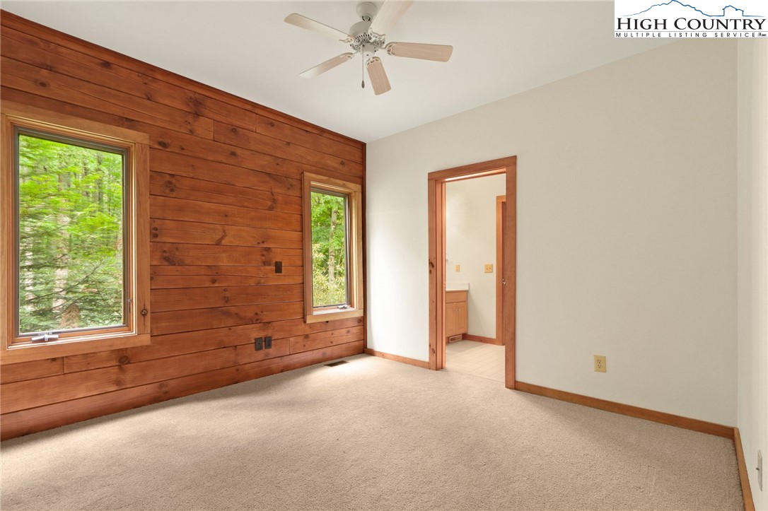 Blowing Rock, North Carolina 28605, United States, 4 Bedrooms Bedrooms, ,4 BathroomsBathrooms,Residential,Active,35504