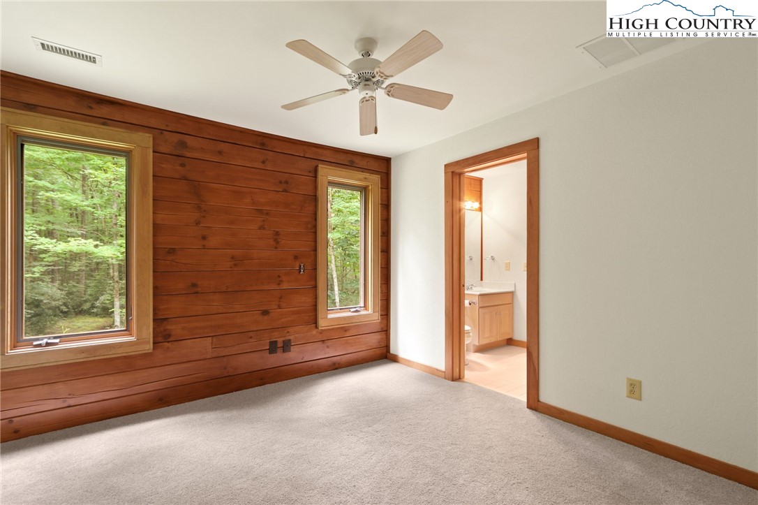 Blowing Rock, North Carolina 28605, United States, 4 Bedrooms Bedrooms, ,4 BathroomsBathrooms,Residential,Active,35504