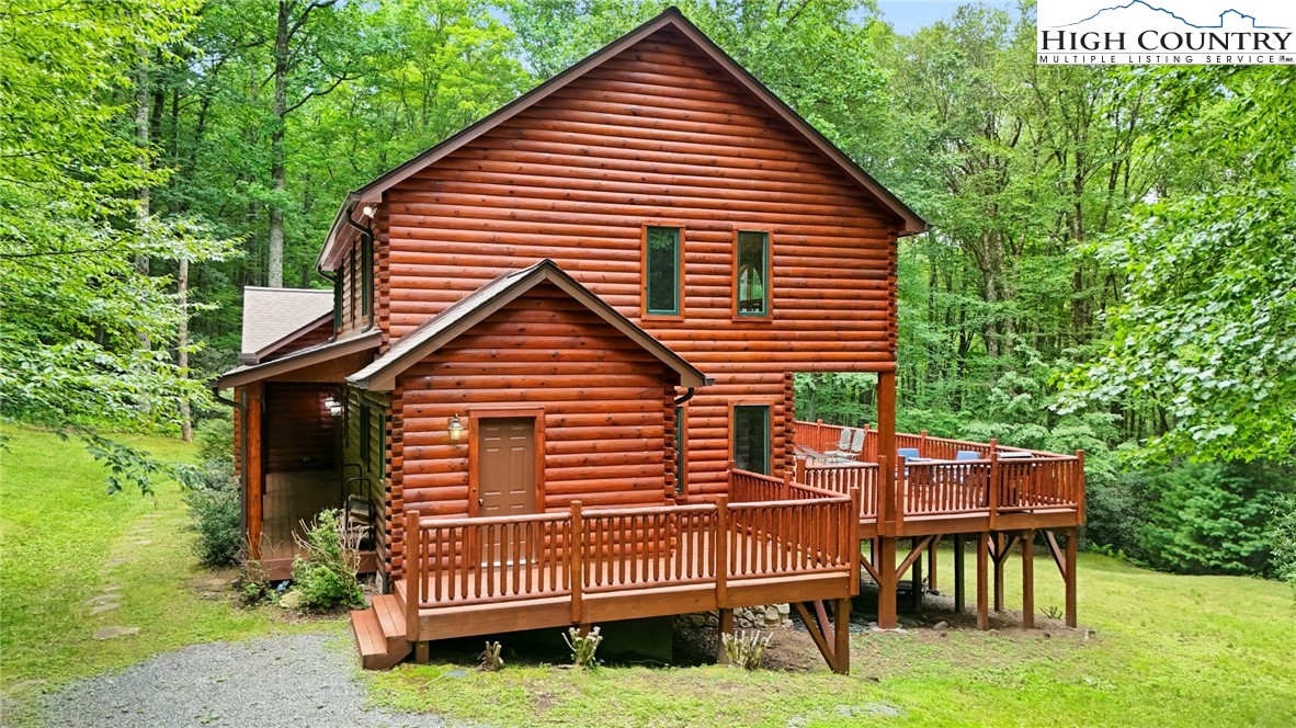 Blowing Rock, North Carolina 28605, United States, 4 Bedrooms Bedrooms, ,4 BathroomsBathrooms,Residential,Active,35504