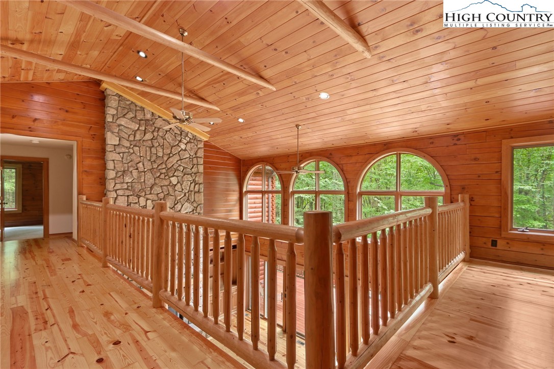 Blowing Rock, North Carolina 28605, United States, 4 Bedrooms Bedrooms, ,4 BathroomsBathrooms,Residential,Active,35504
