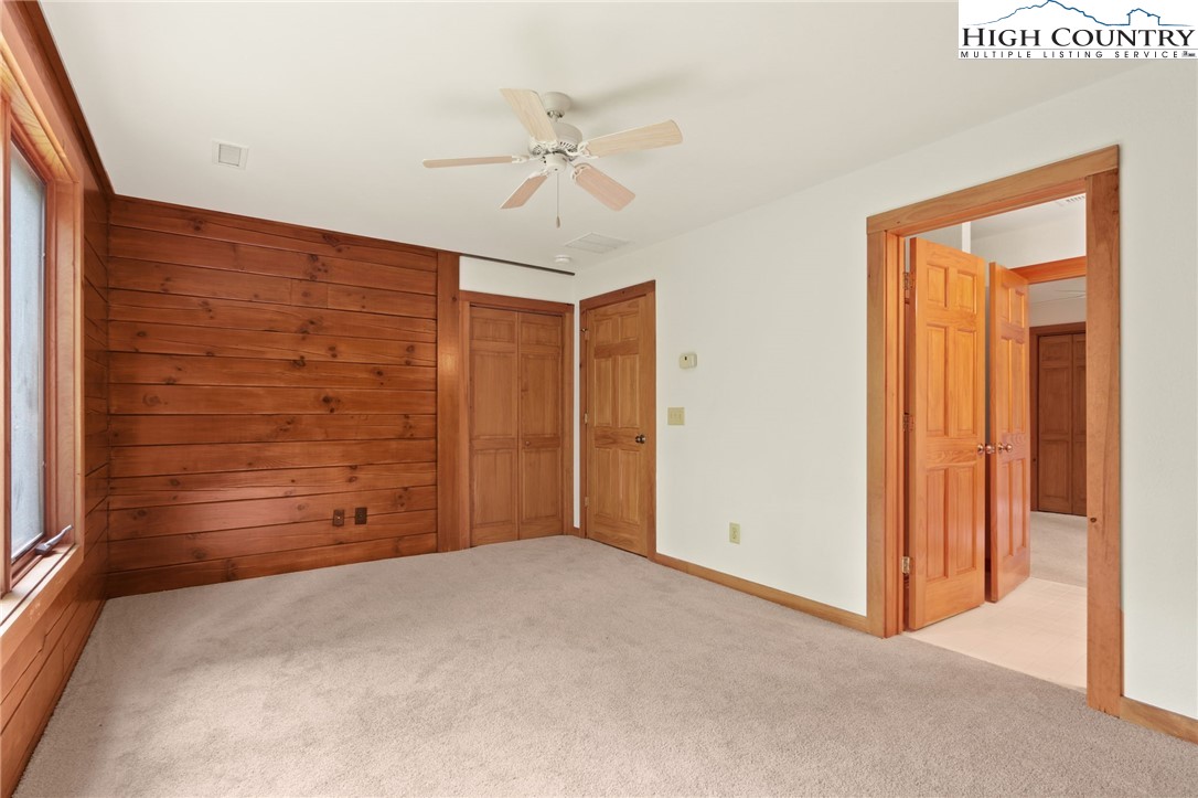 Blowing Rock, North Carolina 28605, United States, 4 Bedrooms Bedrooms, ,4 BathroomsBathrooms,Residential,Active,35504