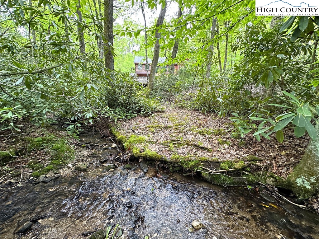 Blowing Rock, North Carolina 28605, United States, 4 Bedrooms Bedrooms, ,4 BathroomsBathrooms,Residential,Active,35504