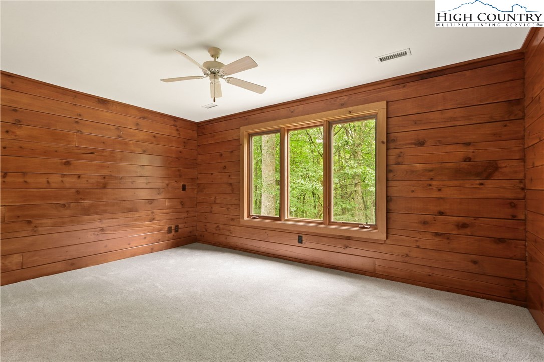 Blowing Rock, North Carolina 28605, United States, 4 Bedrooms Bedrooms, ,4 BathroomsBathrooms,Residential,Active,35504