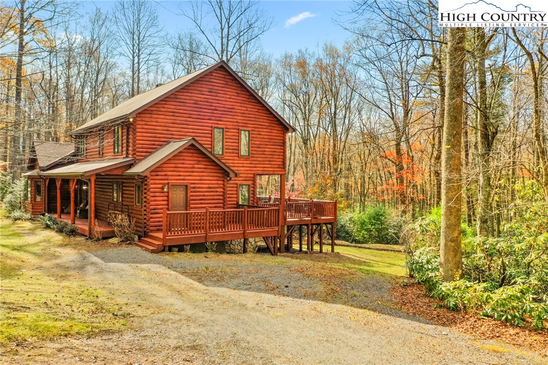 Blowing Rock, North Carolina 28605, United States, 4 Bedrooms Bedrooms, ,4 BathroomsBathrooms,Residential,Active,35504