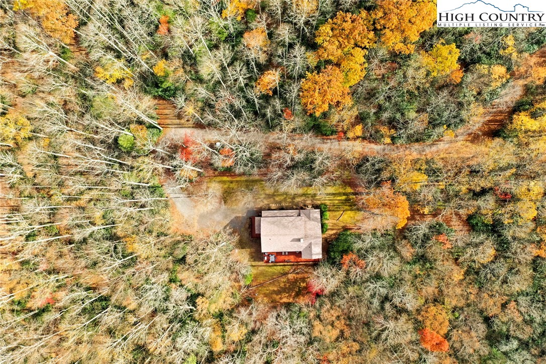 Blowing Rock, North Carolina 28605, United States, 4 Bedrooms Bedrooms, ,4 BathroomsBathrooms,Residential,Active,35504