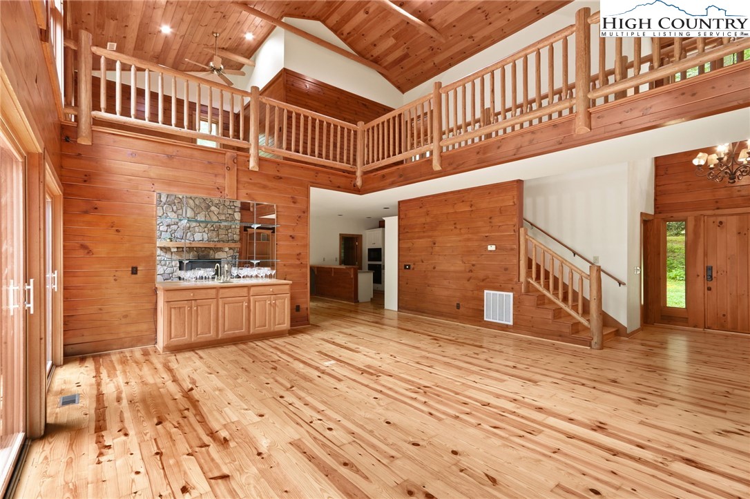 Blowing Rock, North Carolina 28605, United States, 4 Bedrooms Bedrooms, ,4 BathroomsBathrooms,Residential,Active,35504