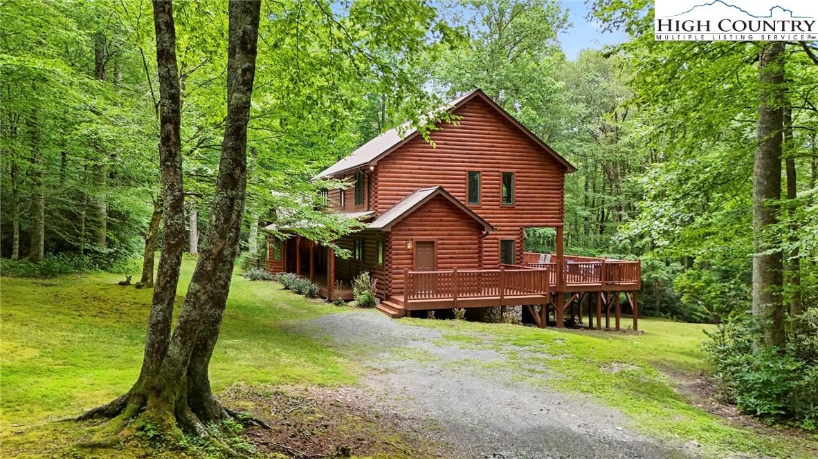 Blowing Rock, North Carolina 28605, United States, 4 Bedrooms Bedrooms, ,4 BathroomsBathrooms,Residential,Active,35504