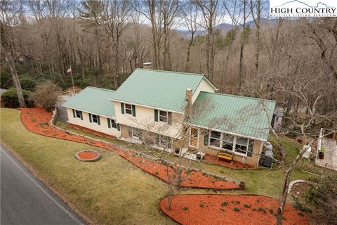 Photo of 945 Seven Oaks Road, Boone, NC 28607 (MLS # 241887)