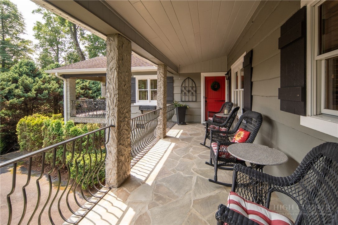 305 Laurel Lane