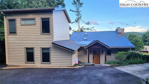 Photo of 215 Rhododendron Loop, Newland, NC 28657 (MLS # 256954)