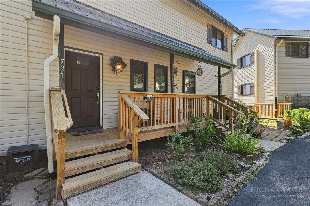 180 Hanging Rock Villas Drive 521