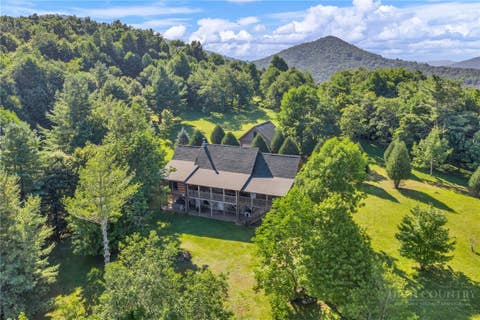 Photo of 525 Schoolhouse Ridge, Boone, NC 28607 (MLS # 263528)