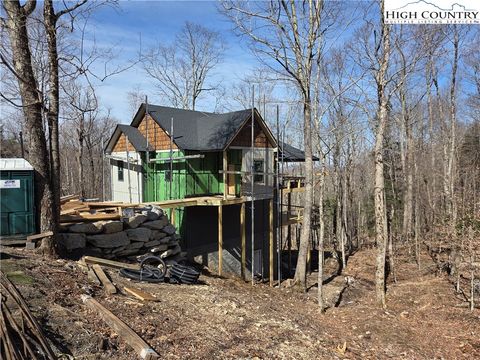 Photo of 102 Blackberry Trail, Beech Mountain, NC 28604 (MLS # 260556)