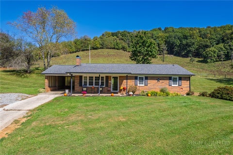 Photo of 395 Irwin Grocery Road, Laurel Springs, NC 28644 (MLS # 264829)